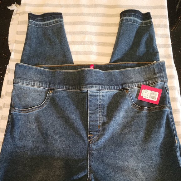 NWT Spanx Distressed Ankle Skinny Jeans - Picture 6 of 12